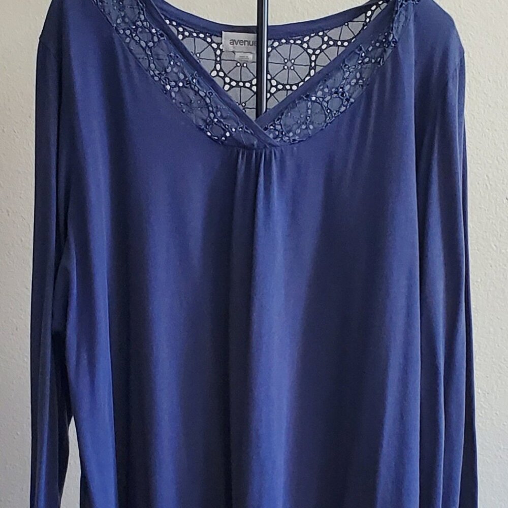 Women's Plus Size Blouse by the Avenue Size 22/24 Long Sleeve Navy